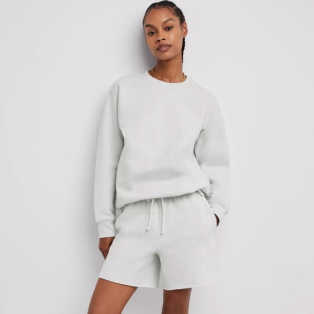 Aritzia TNA Cozy Fleece Boyfriend 6” Sweatshort Heather Cloud White Size Small